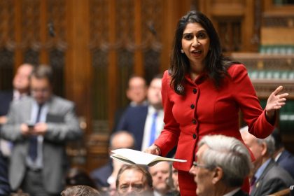 UK: Former Home Secretary Calls On Government To "Change Course" On Immigration