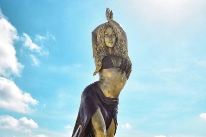Barranquilla Unveils Statue Honoring Colombian Singer Shakira
