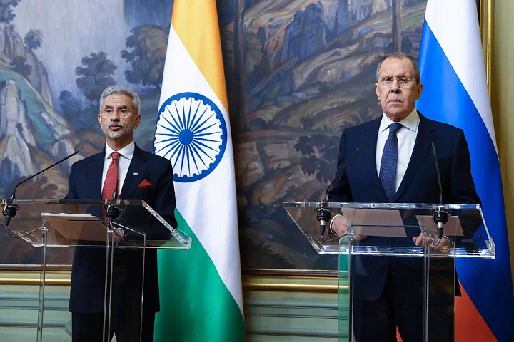 India Wants Ditching Russian Weapons, Distancing From Moscow