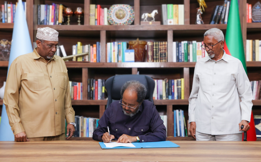 Somali President Hassan Sheikh Mohamud Signs Law 'Nullifying Illegal' Ethiopia-Somaliland Deal