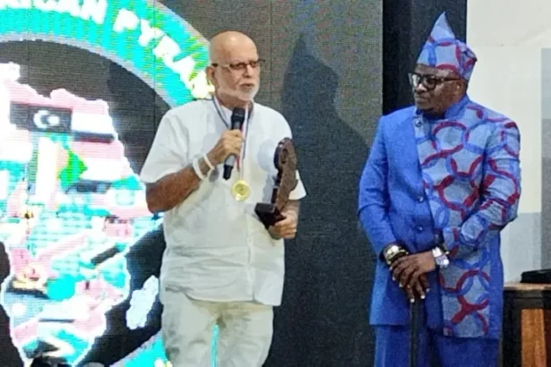 Dr. Sudhir Ruparelia Urges Parliament To Recognize Indian Community As A Ugandan Tribe At PAP Global Awards