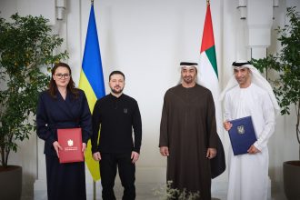 Ukraine's Volodymyr Zelensky, UAE President Discuss Economic Cooperation