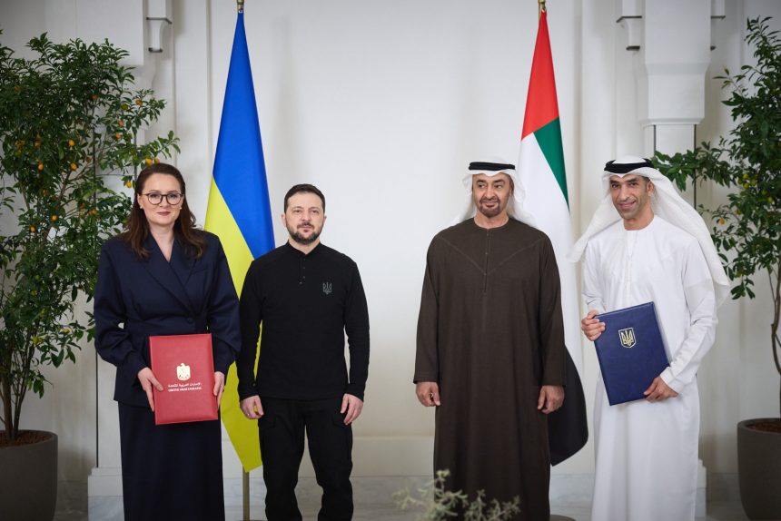 Ukraine's Volodymyr Zelensky, UAE President Discuss Economic Cooperation