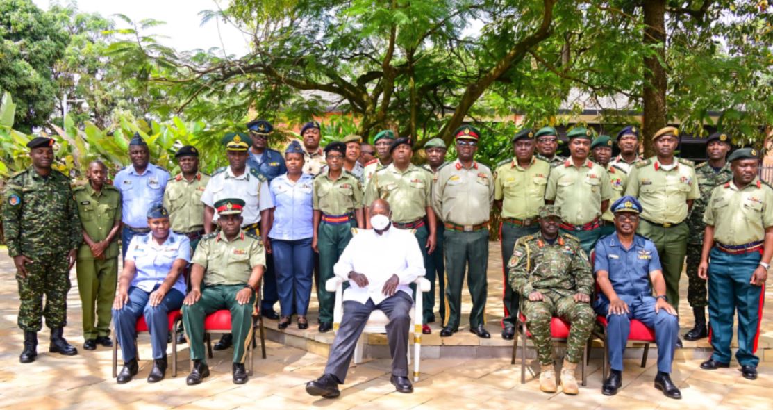 President Museveni Lectures Zimbabwean Army Officers On Africa’s Path To Prosperity